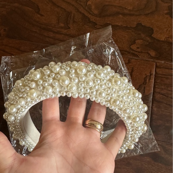 NWT Pearl Embellished Headband - Picture 4 of 5